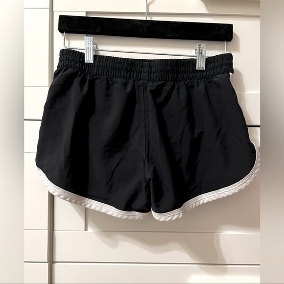 Bundle of Under Armour Shorts - Picture 5 of 6